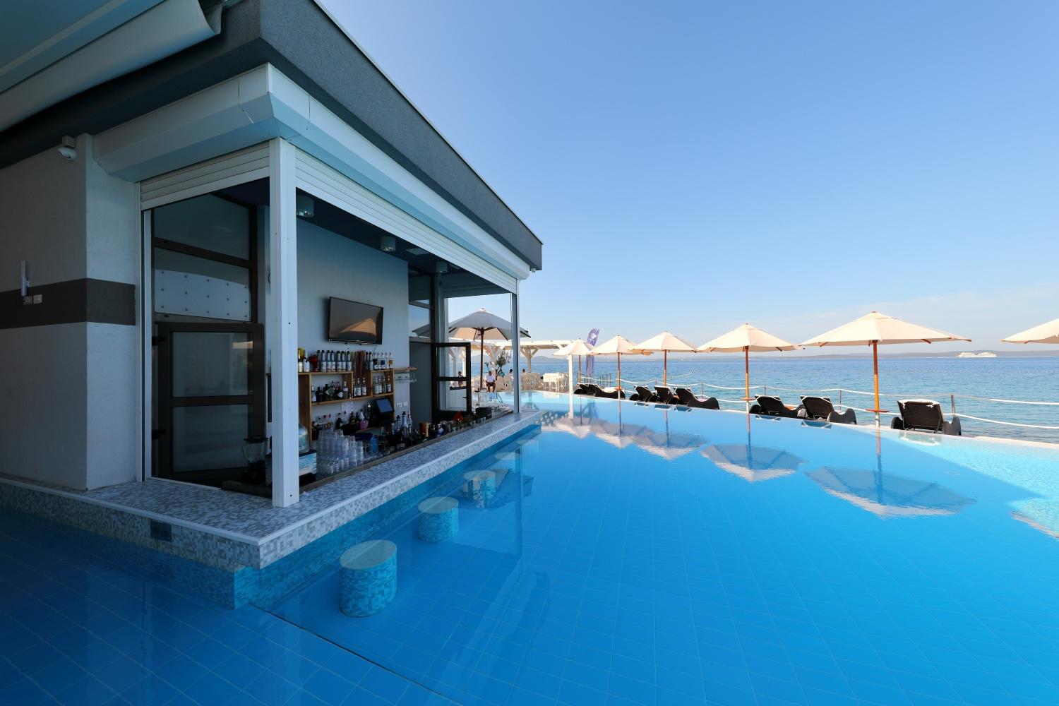 Sunnyside Apartments Resort เพทรอซาเน ภายนอก รูปภาพ