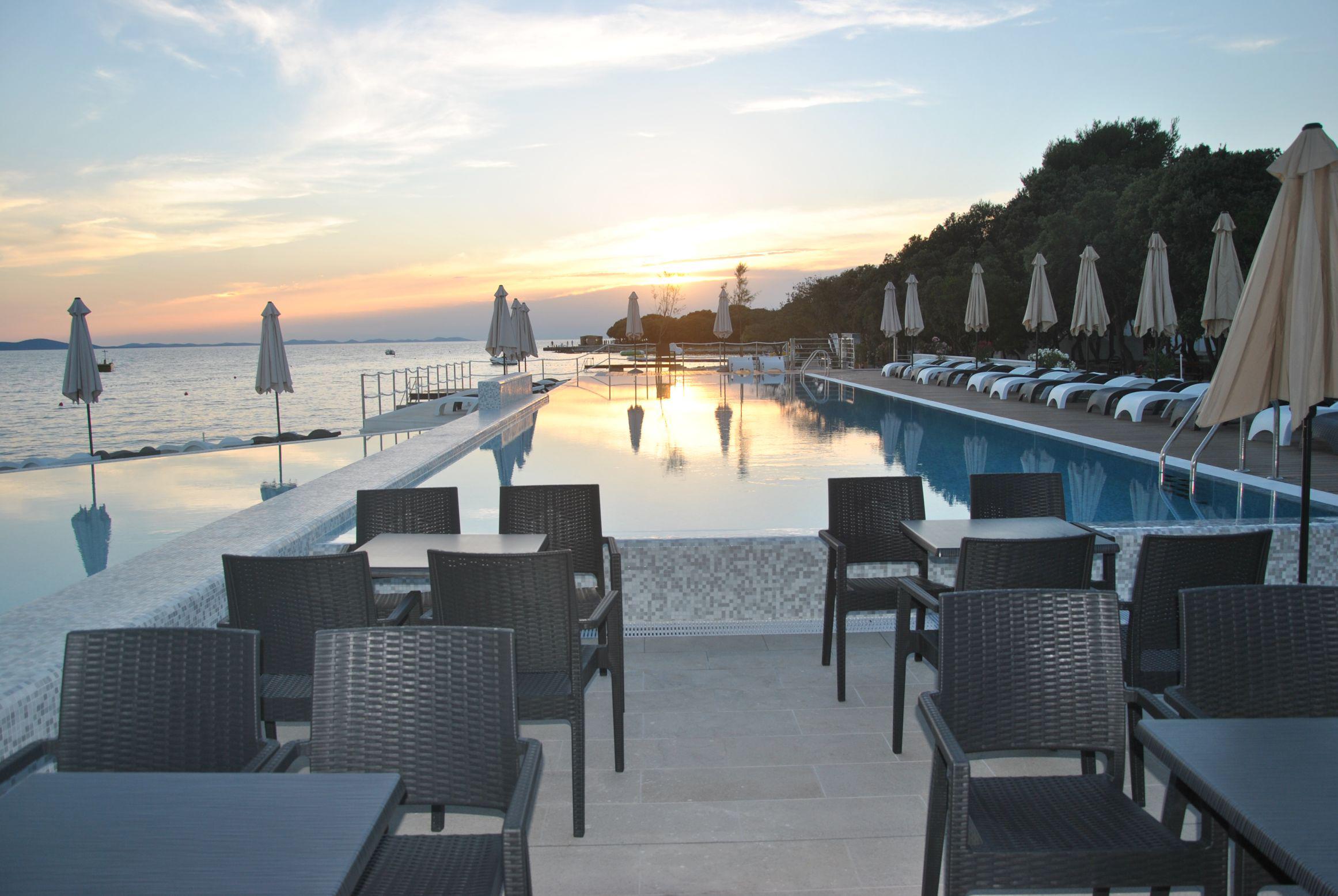 Sunnyside Apartments Resort เพทรอซาเน ภายนอก รูปภาพ